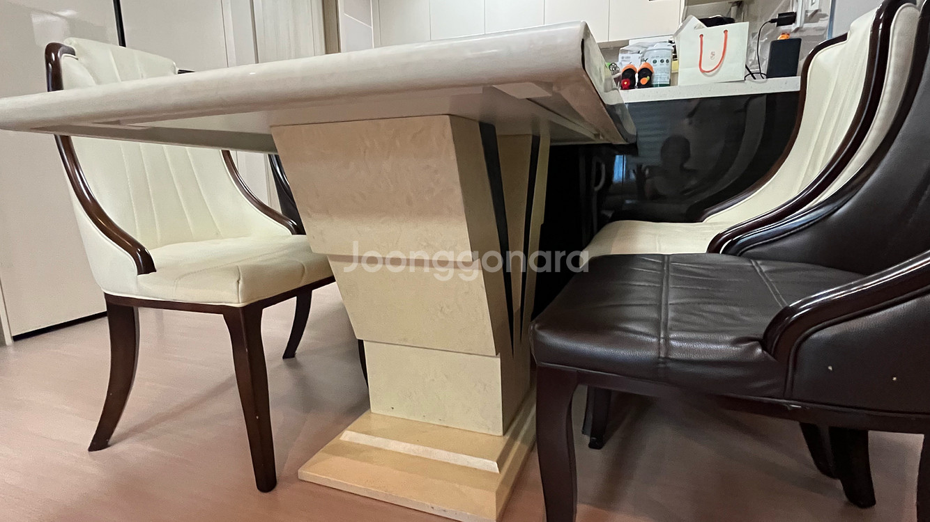 [광주]대리석 식탁 & 의자 세트--1