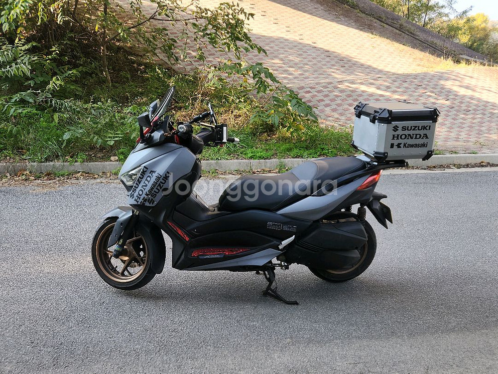 야마하 XMAX 300--6