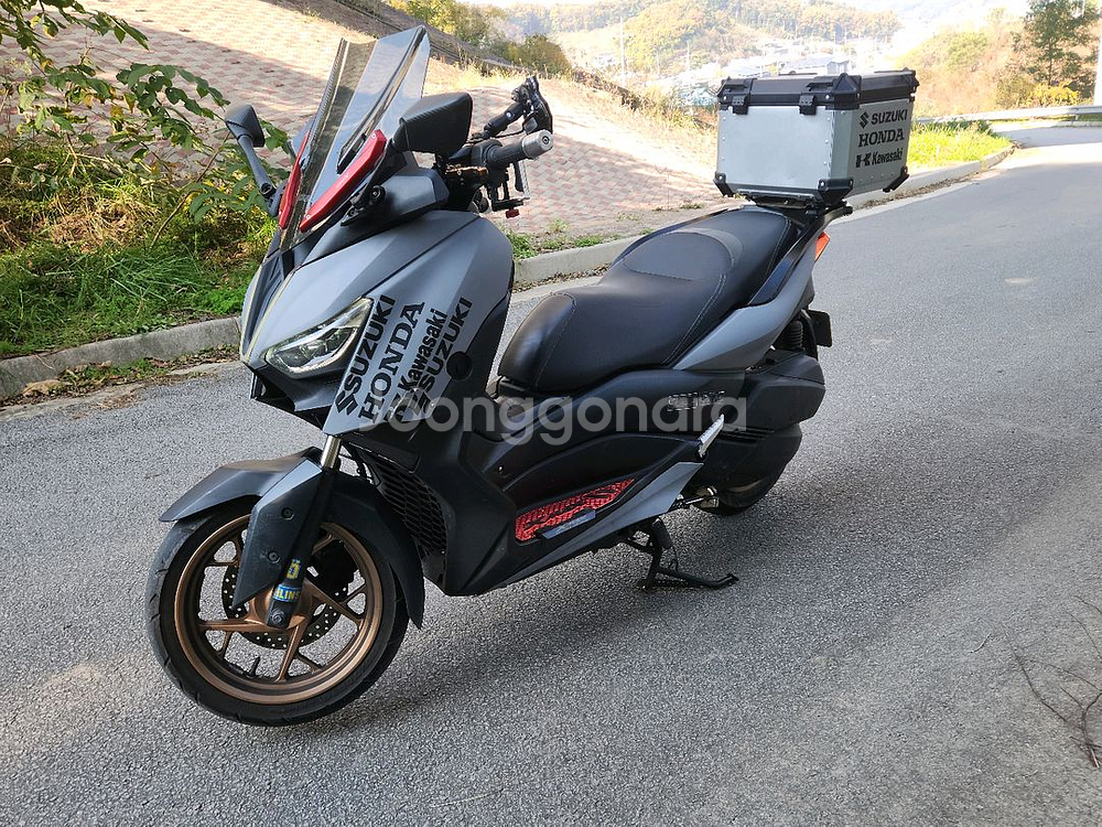 야마하 XMAX 300--4