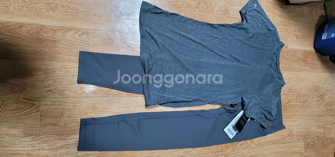 밸롭 피트니스 레깅스,티셔츠 66사이즈 판매합니다--1