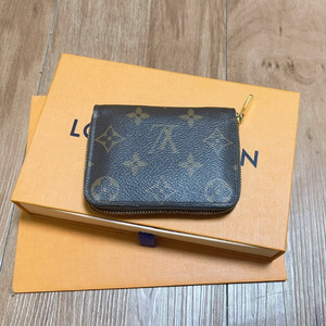 루이비통 모노그램 지퍼 카드지갑