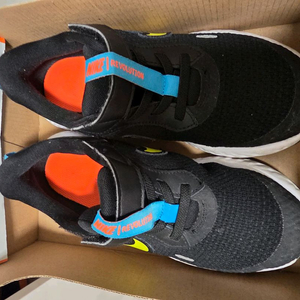 나이키 레볼루션5 190