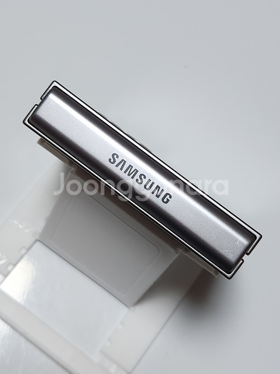 갤럭시Z플립6 256G 무잔상 실버 57276--4