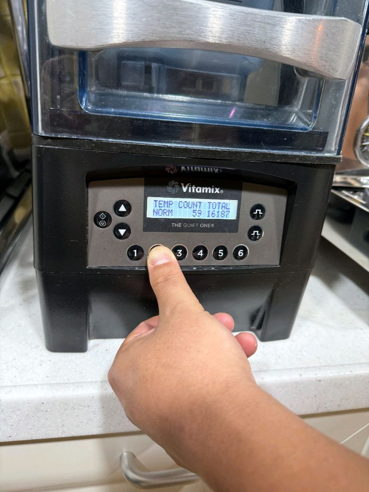 바이타믹스 콰이어트원 블렌더--2