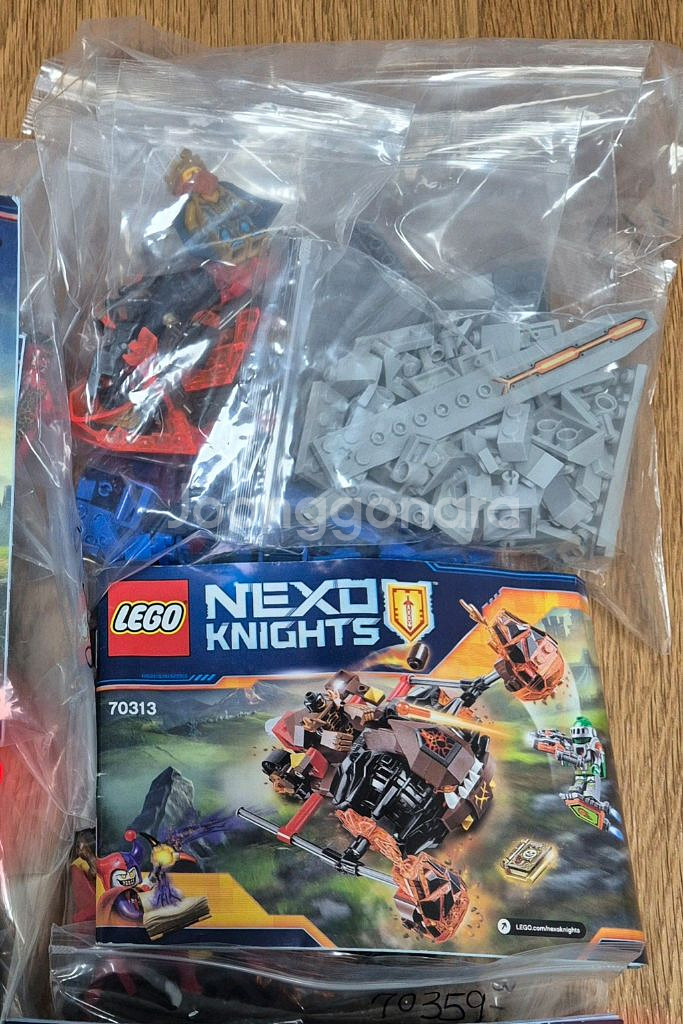 레고 중고 넥소나이츠 70327 70313 팝니다.--0