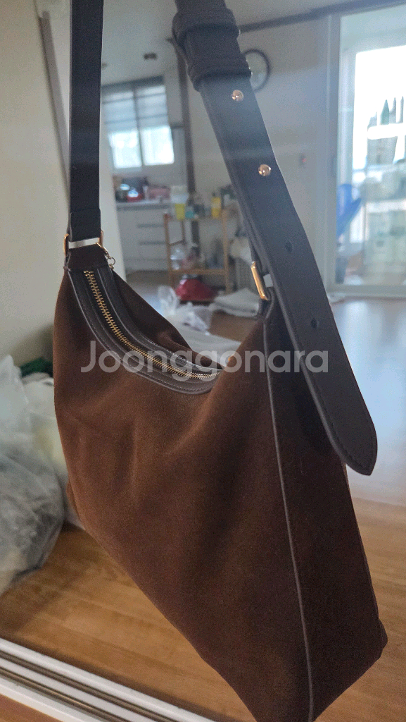 룩캐스트 수잔 스웨이드 호보백--7