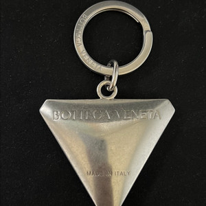 보테가베네타 삼각형 키링