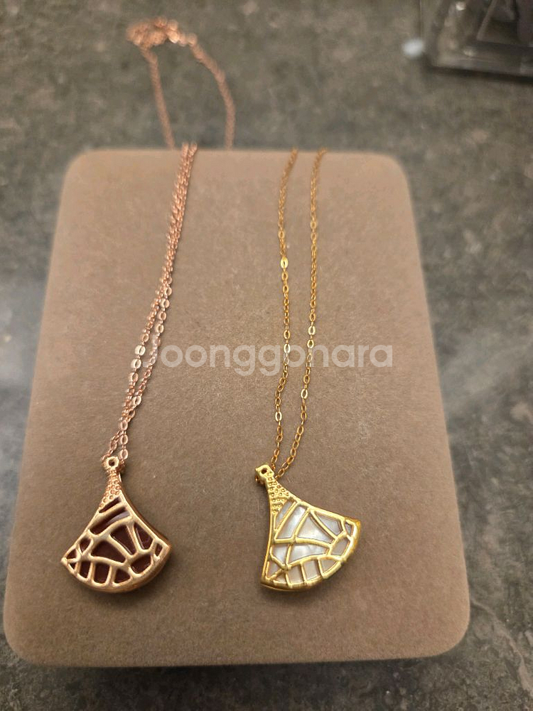 18k핑골레드부채팬던트=화이트팔림=있어요--1