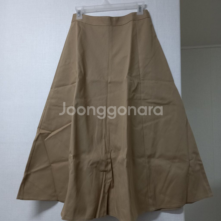 새상품) 6만원대 탄탄한 플레어 코튼 롱 스커트--0