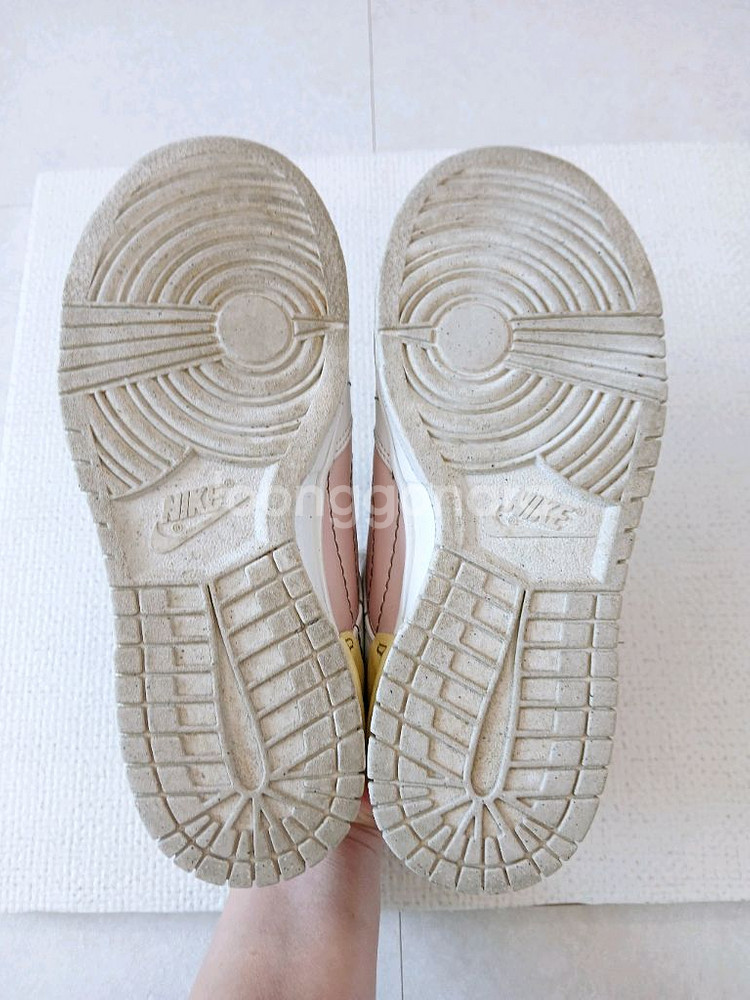 나이키 덩크 로우 디스럽트2 운동화 235--4