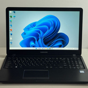 [ 배터리 거의 새거 ] 삼성 노트북 NT500R5W i5-7200U