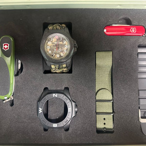 빅토리녹스시계 빅토리녹스 이녹스 카본 카모리미티드에디션