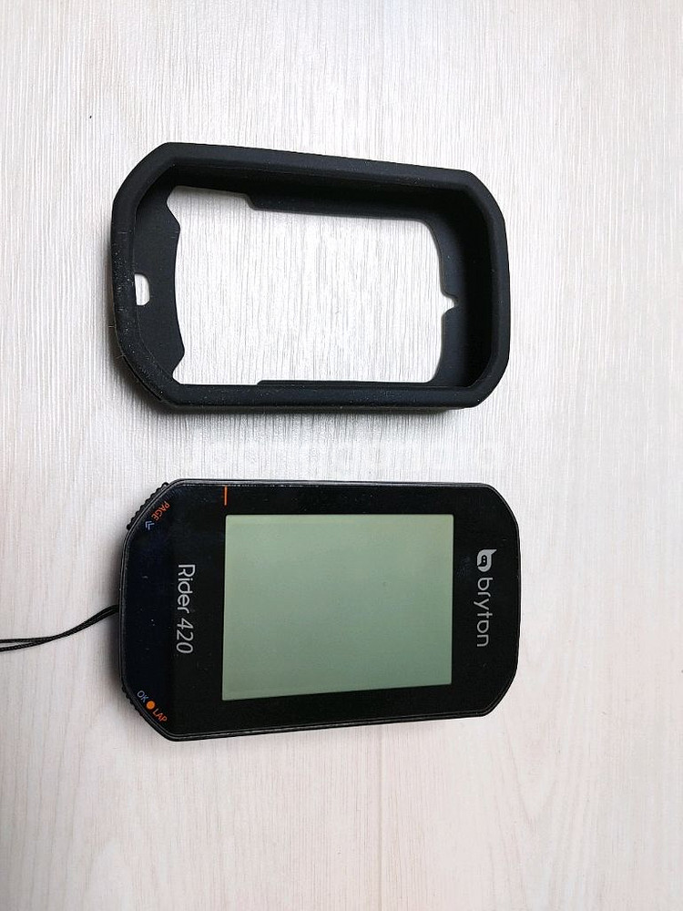 가성비갑)) 브라이튼 라이더 420 자전거 속도계 + 전용케이스 일괄로 팝니다.택포7.5만--0