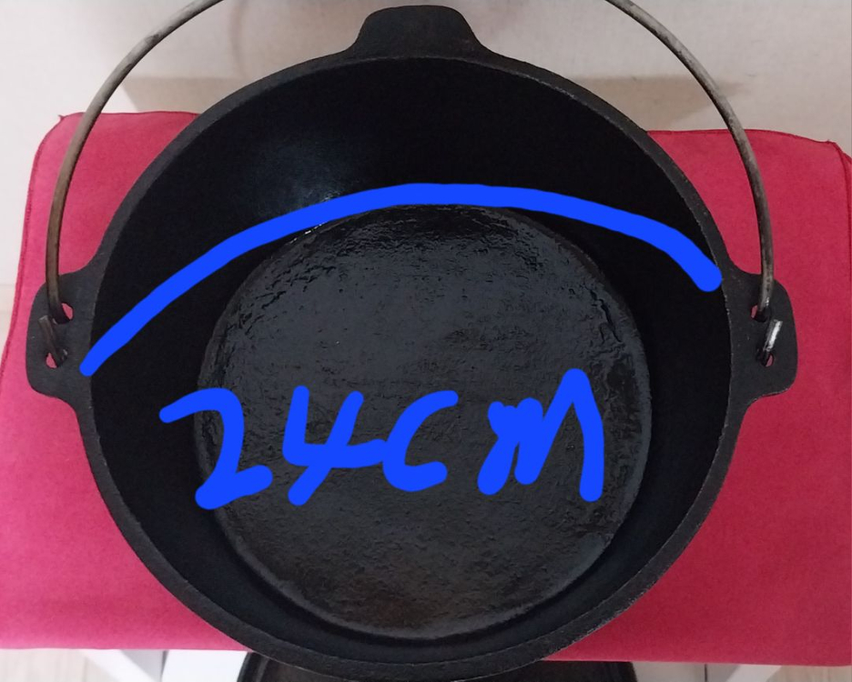 (중고)KAZMI 캠핑 무쇠냄비 팝니다.(24cm)--5