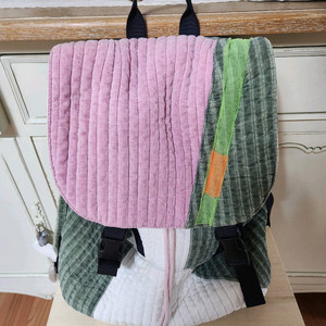 탐베레 카롱 백팩