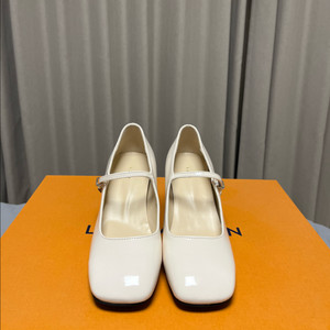 슈마루 루이트글로시스퀘어코버클메리제인힐