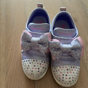 스케쳐스 트윙클토 180