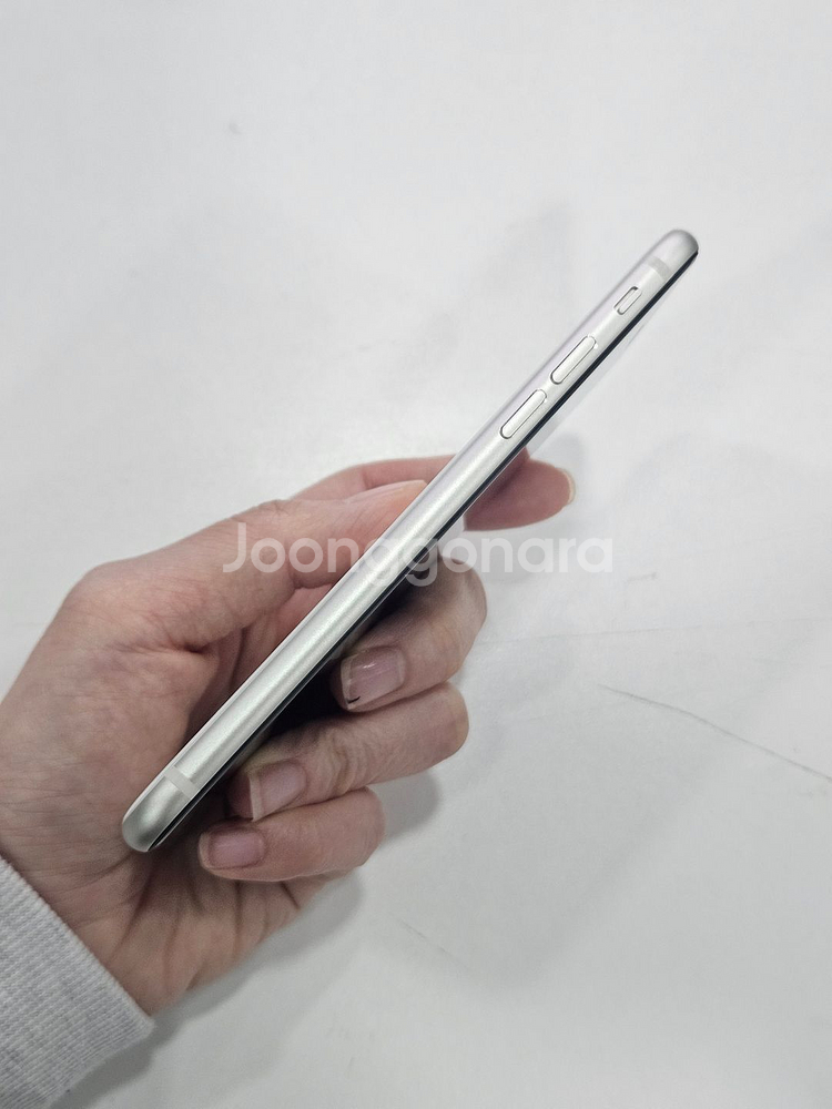 아이폰SE3 64GB 화이트 판매합니다!--1