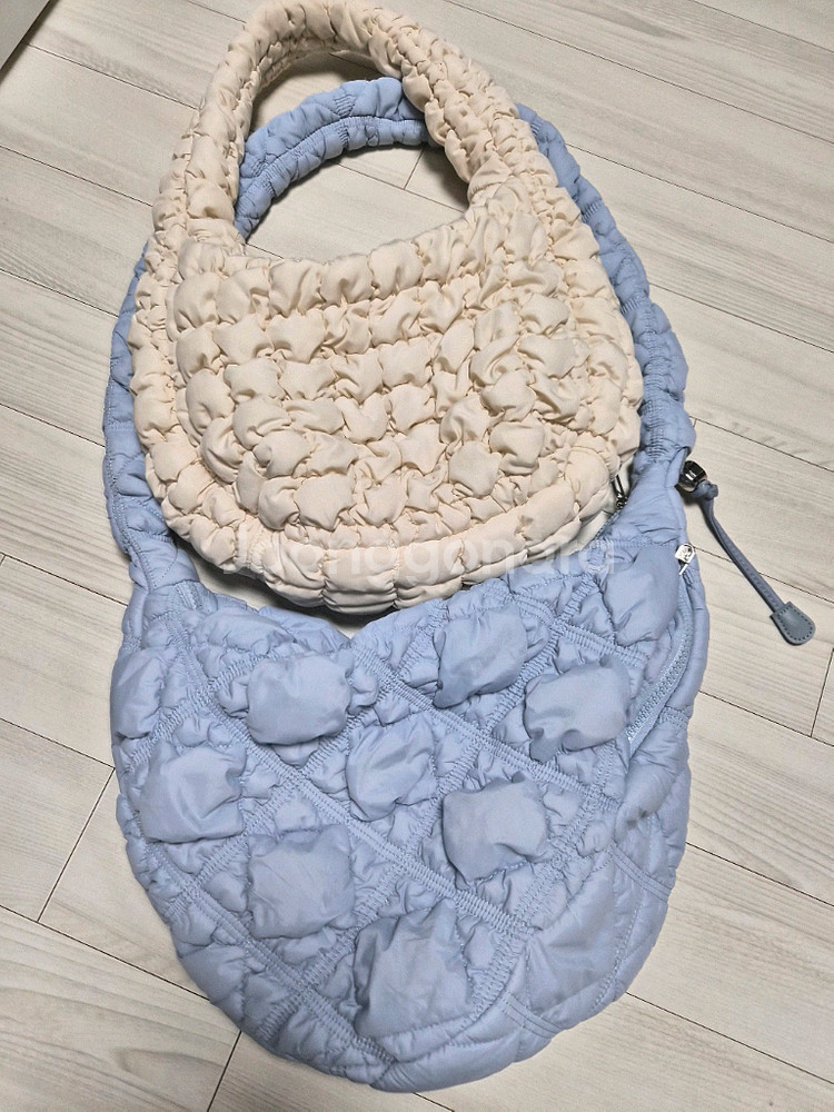 코스 미니백 cos 구름백 아이보리 /칼린 코지백 L--0