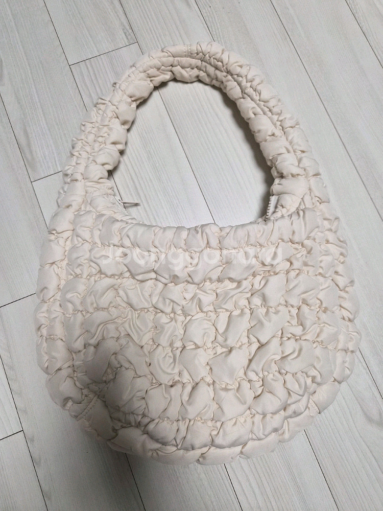 코스 미니백 cos 구름백 아이보리 /칼린 코지백 L--4