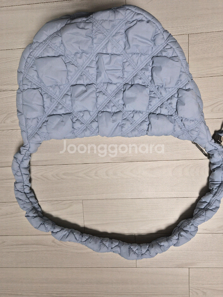 코스 미니백 cos 구름백 아이보리 /칼린 코지백 L--7