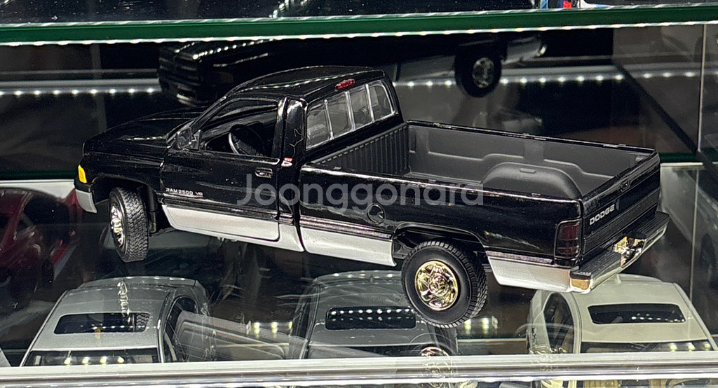 1:18 다이캐스트 아메리칸머슬 닷지램픽업--1