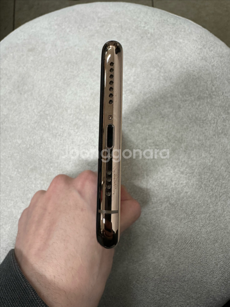 아이폰 11 프로맥스 256GB 골드색상 팝니다--3