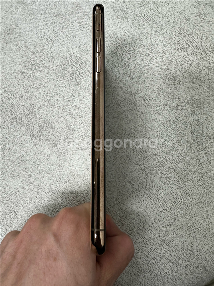 아이폰 11 프로맥스 256GB 골드색상 팝니다--5