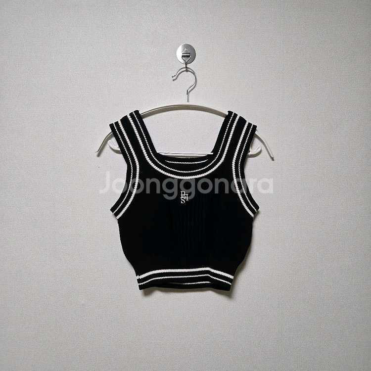 잇미샤 2022 슬리브리스 탑--2