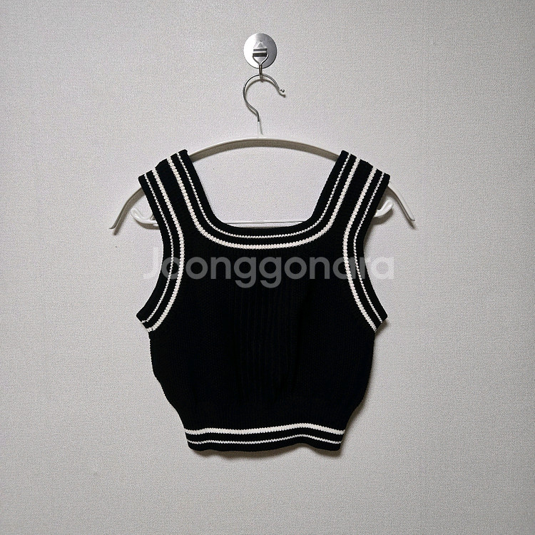 잇미샤 2022 슬리브리스 탑--7