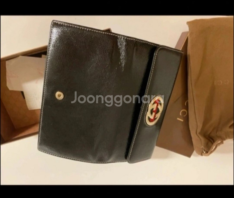 구찌 에나멜 가죽 장지갑--2