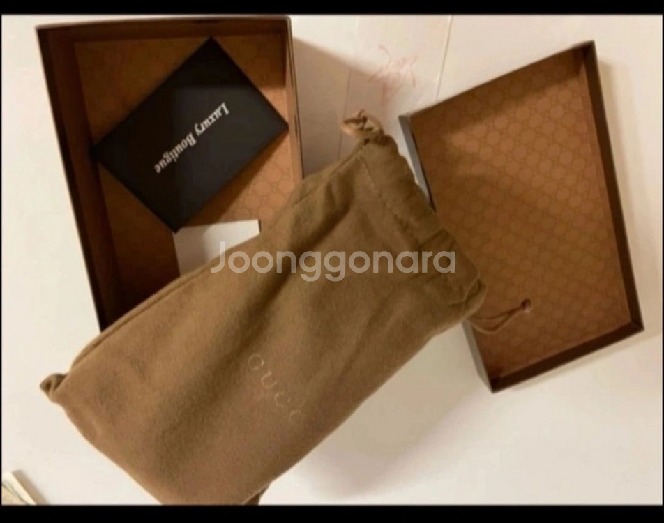 구찌 에나멜 가죽 장지갑--4