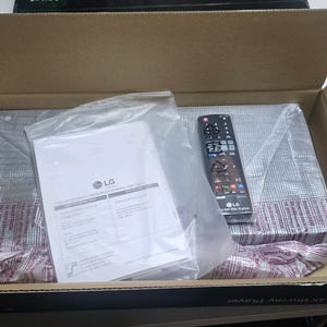 단순개봉 LG 4K UBK90 블루레이 플레이어