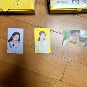 아이유 반올림피자 케이스&포카 판매합니다