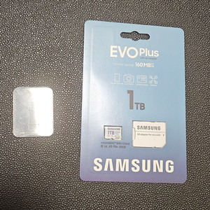 미개봉 삼성 EVO Plus 1TB 마이크로 SD카드 팝니다