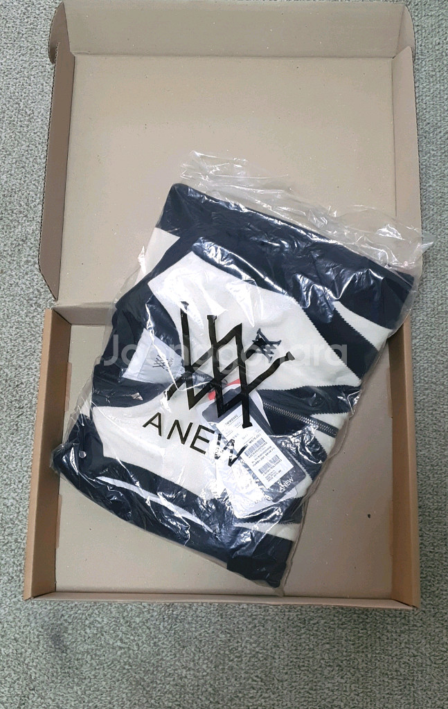 어뉴 새재품 여성용 구스다운 베스트 판매해요--9