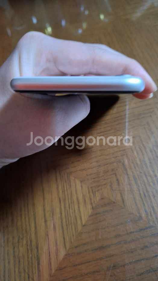 S 아이폰 SE3 128gb 90% 스타라이트 갤럭시 교환가느0--4