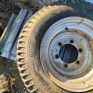 원형베일러 타이어 이미지