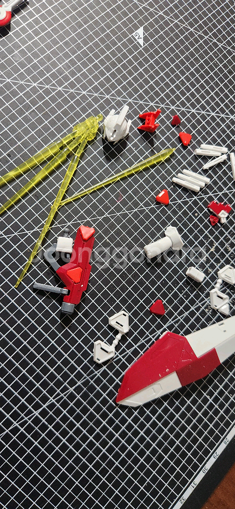 HG 비기닝 J 건담 가조립(일부 도색)--4