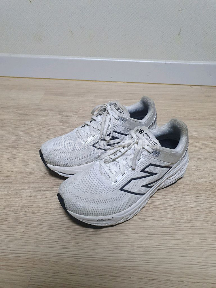 뉴발란스 860 프레쉬폼 운동화 260--3