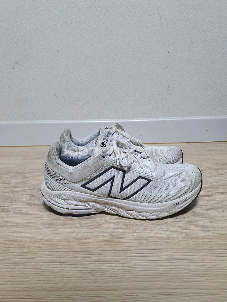 뉴발란스 860 프레쉬폼 운동화 260--0