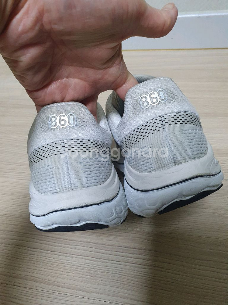 뉴발란스 860 프레쉬폼 운동화 260--5