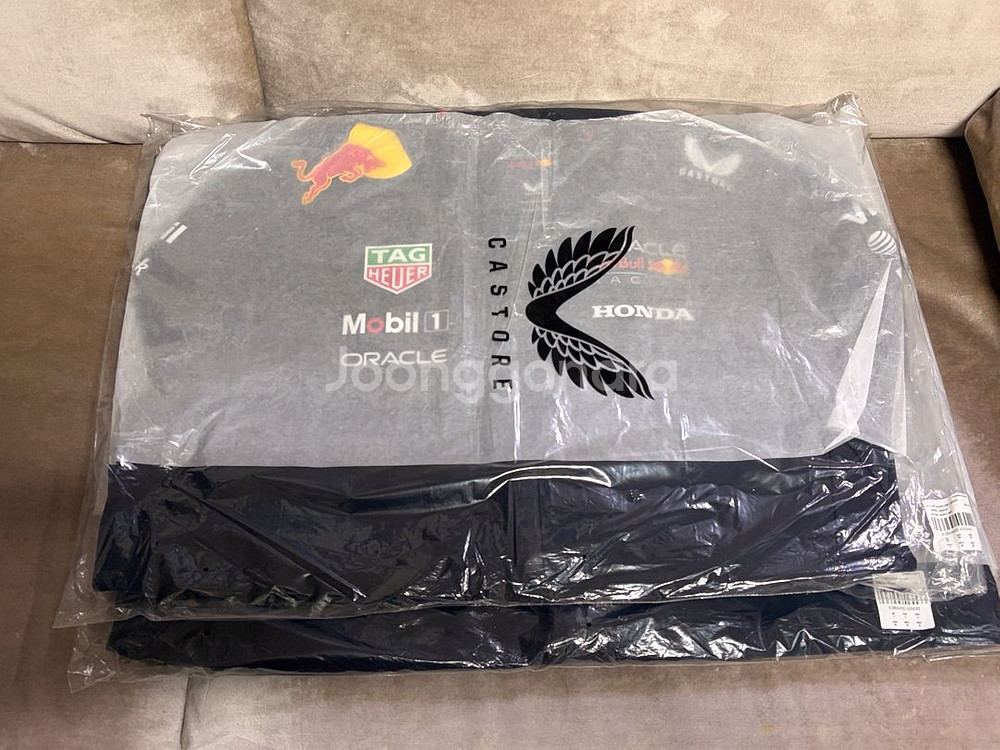 레드불 F1 2025 레인자켓 새제품 M, L--0