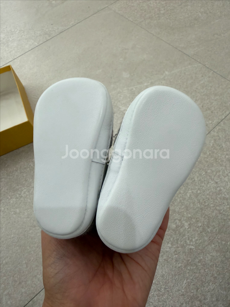 펜디 베이비 슈즈--2