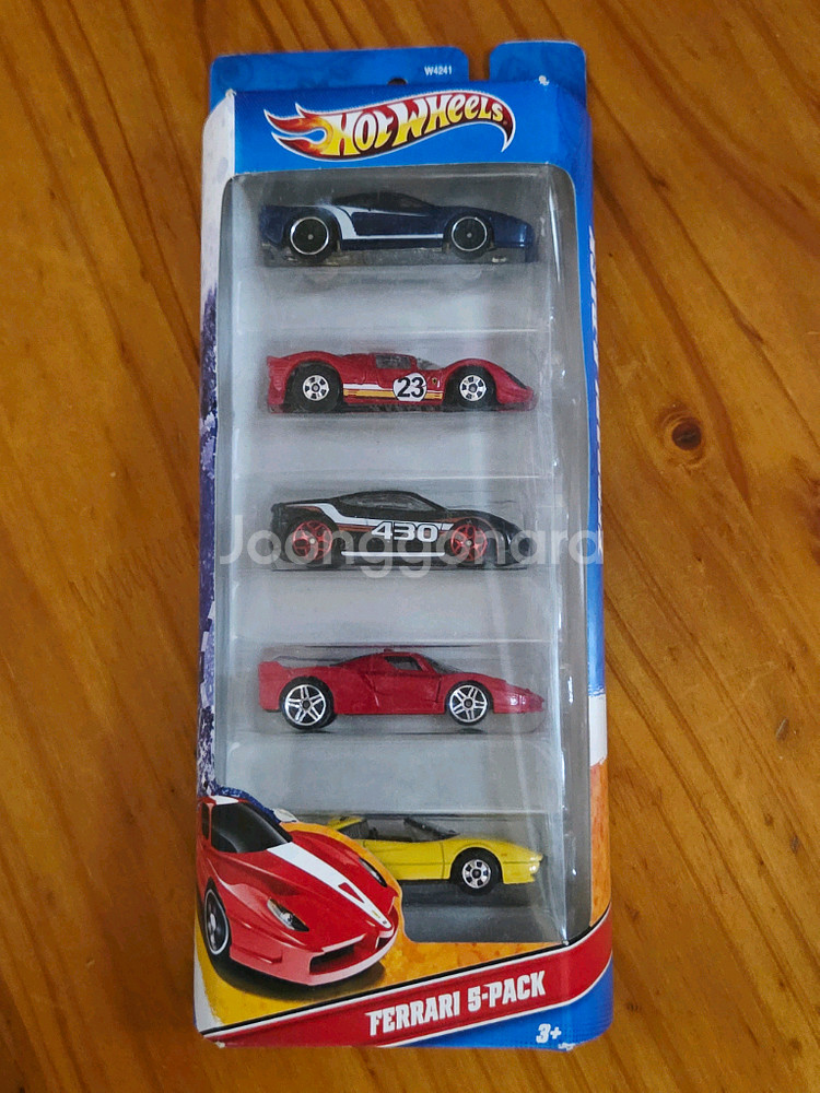 2012 핫휠 페라리 5팩--0