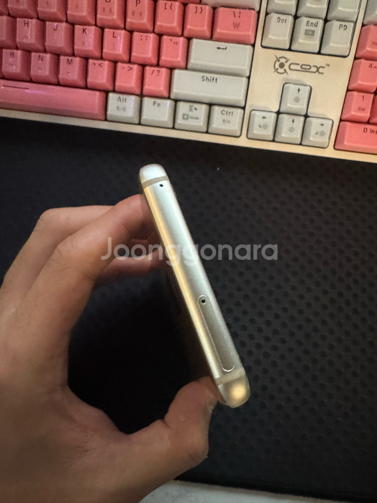 갤럭시 A8(2018) 골드--4