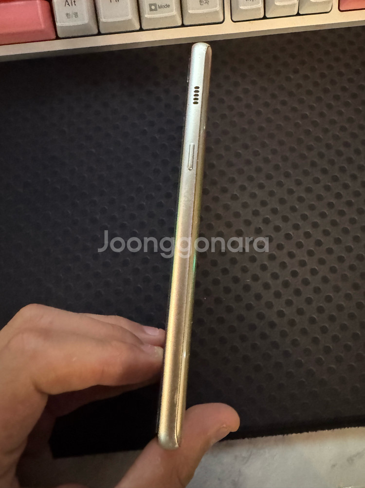 갤럭시 A8(2018) 골드--2