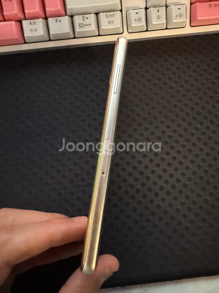 갤럭시 A8(2018) 골드--3