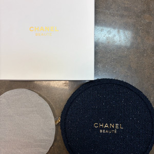 샤넬 뷰티 25 홀리데이 파우치