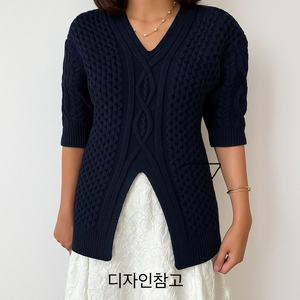 미착용 브이넥 트임 꽈배기 니트(네이비)